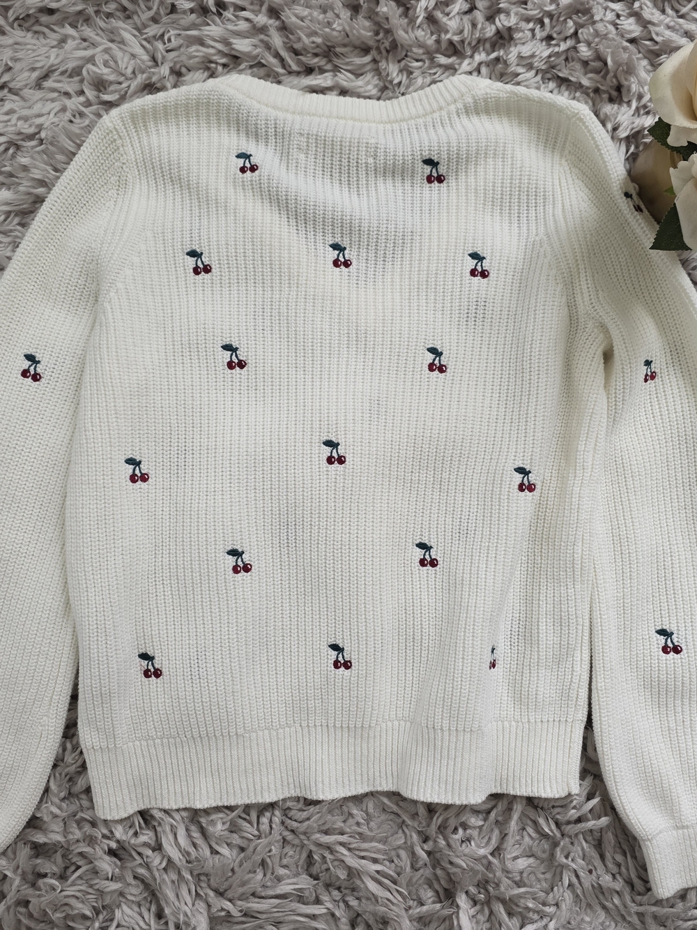Lucky‎ Brand V-Neck Sweater w/ Cherry Embroidery Sz M - Picture 6 of 8